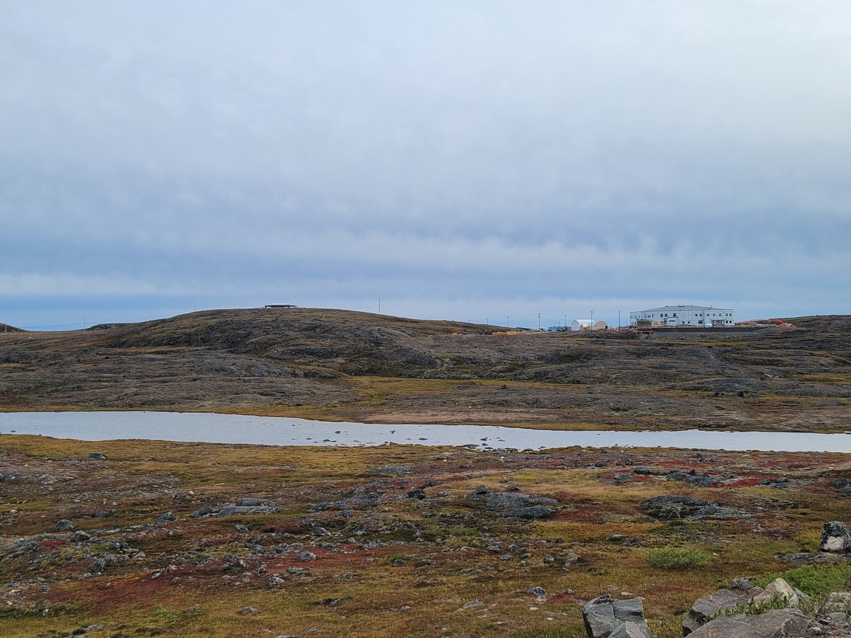 Iqaluit Road to Nowhere — paved stretch ending in tundra and gravel near Sylvia Grinnell