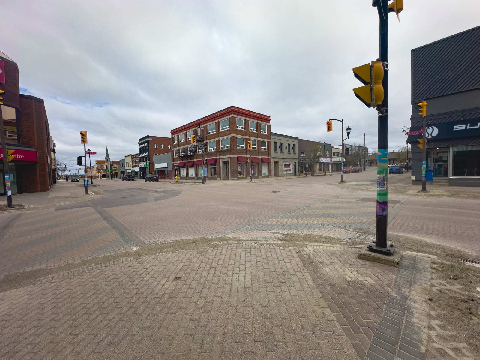 Pine Street South and Third Avenue downtown Timmins, Ontario
