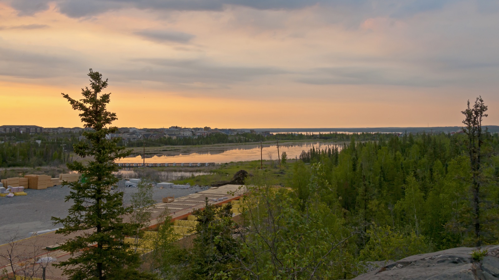 Niven Lake and Back Bay at dusk from Yellowknife Explorer Hotel — Range Lake residential neighborhood